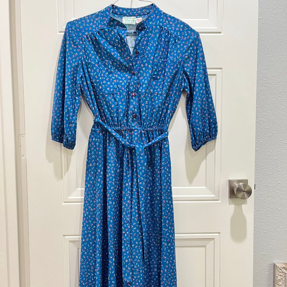 Vintage Floral Long-Sleeved Dress